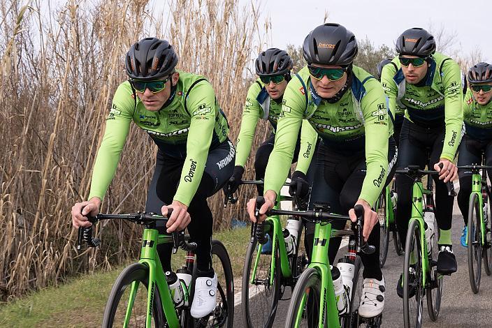 Riccardo Verza (ITA, Hrinkow Advarics), Michael Konczer (AUT, Hrinkow Advarics), Jaka Primozic (SLO, Hrinkow Advarics), Jonas Rapp (GER, Hrinkow Advarics) Trainingscamp Porec, Kroatien, Team Hrinkow Advarics Cycleang, UCI Continental Team,