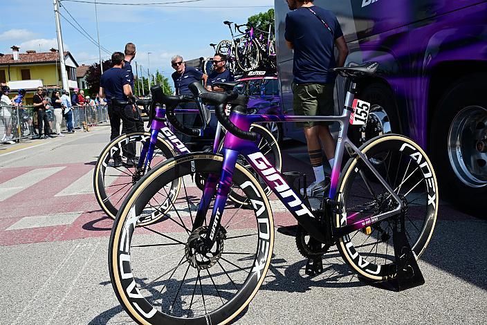 Giant Teambike, Team Jayco AlUla (AUS)  108. Giro d Italia, Stage 14, Fiume Veneto - Asiago (219km)