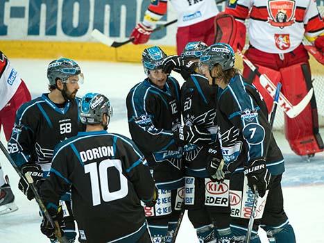 Linz feiert, EHC Liwest Black Wings Linz vs HK Mountfield