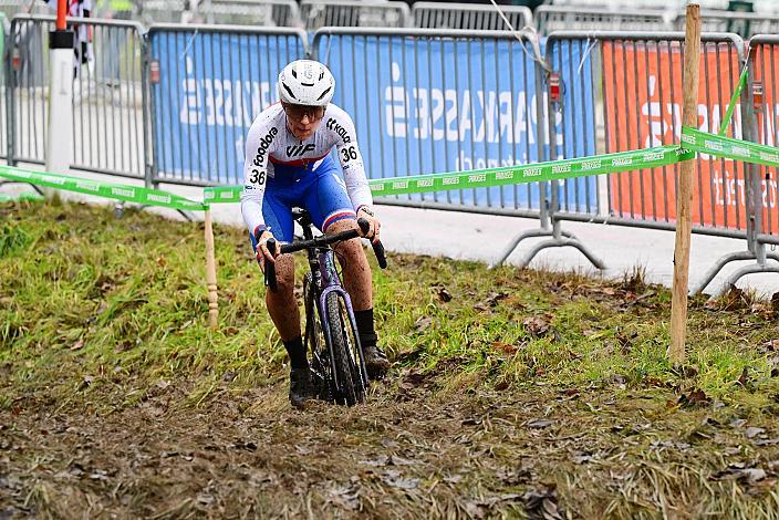 Kristyna Zemanova (CZE, VIF Cycling Team), führt das Rennen an, Damen, 4.Radquerfeldein GP um das Sportzentrum Gunskirchen, Rad Cyclo Cross,