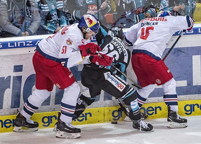 Stefan Gaffal (EHC Liwest Black Wings Linz), Matthias Trattnig (EC Red Bull Salzburg) Ryan Duncan (EC Red Bull Salzburg)  EHC Liwest Black Wings Linz vs EC Red Bull Salzburg