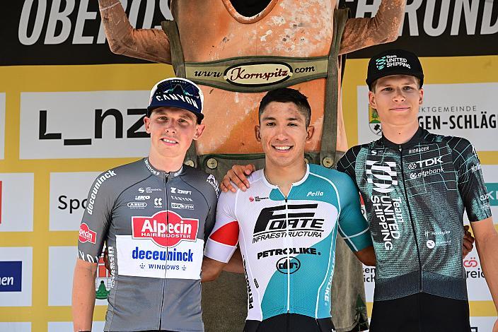 Siegerpodest. 2. Platz Aaron Dockx (BEL, Alpecin-Deceuninck Development Team), Sieger Edgar David Cadena (MEX, Petrolike), 3. Platz  Balint Feldhofer (HUN, Team United Shipping), 3. Etappe Bad Schallerbach - Aigen - Schlägl, 15. Int. Raiffeisen OÖ-Radrundfahrt UCI Kat. 2.2