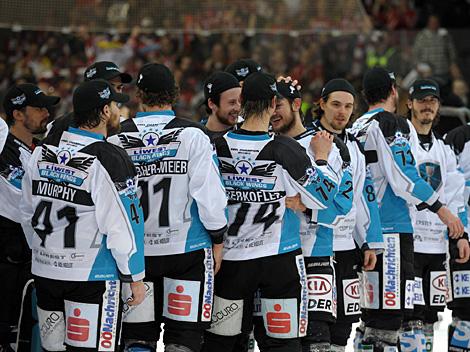 Linz feiert, EHC Liwest Black Wings Linz vs. EC KAC Finale 5