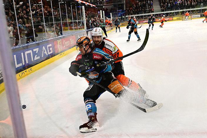Patrick Söllinger (Steinbach Black Wings Linz), Trevor Gooch (Graz 99ers) Win2Day ICE Hockey League,  5. Viertelfinale, Steinbach Black Wings Linz vs Moser Medical Graz 99ers,  Linz AG Eisarena