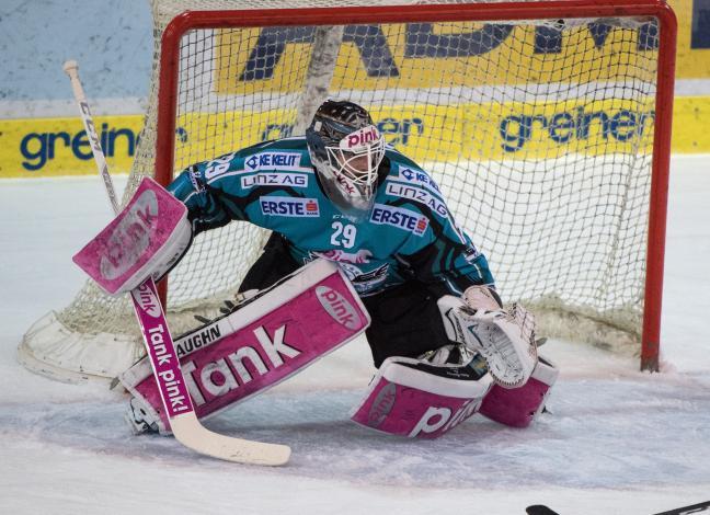 Tormann Michael Ouzas (EHC Liwest Black Wings Linz) EHC Liwest Black Wings Linz vs UPC Vienna Capitals