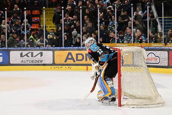 Tormann Rasmus Tirronen (Steinbach Black Wings Linz) Win2Day ICE Hockey League,  Steinbach Black Wings Linz vs EC iDM Wärmepumpen VSV,  Linz AG Eisarena 