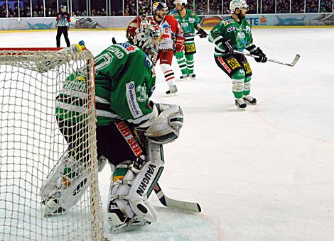 #30 Alex Westlund, Tormann, Olimpija Ljubljana im Salzburger Volksgarten.