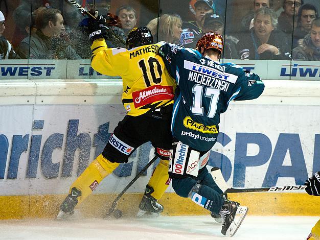 Kevin Macierzynski, Linz und Mark Matheson, Wien, EHC Liwest Black Wings Linz vs UPC Vienna Capitals