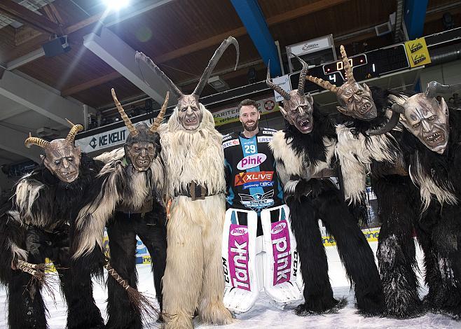Tormann Michael Ouzas (EHC Liwest Black Wings Linz) mit Perchten EHC Liwest Black Wings Linz vs HCB Suedtirol Alperia