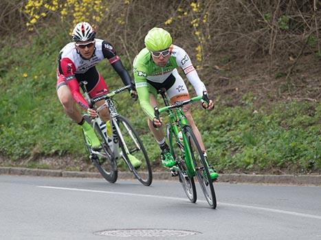 Sebastian Baldauf, Hrinkow Adverics Cycleang Team, vor Florian Bissinger, Team WSA 54. Int. Kirschbluetenrennen, Wels