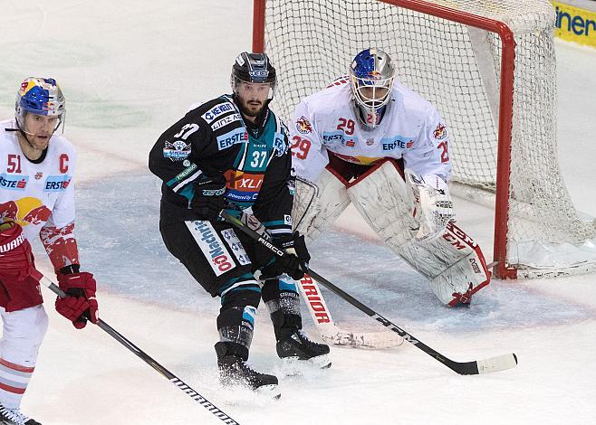 Andreas Kristler (EHC Liwest Black Wings Linz), Tormann Bernhard Starkbaum (EC Red Bull Salzburg)  EHC Liwest Black Wings Linz vs EC Red Bull  Salzburg 4. Semifinale