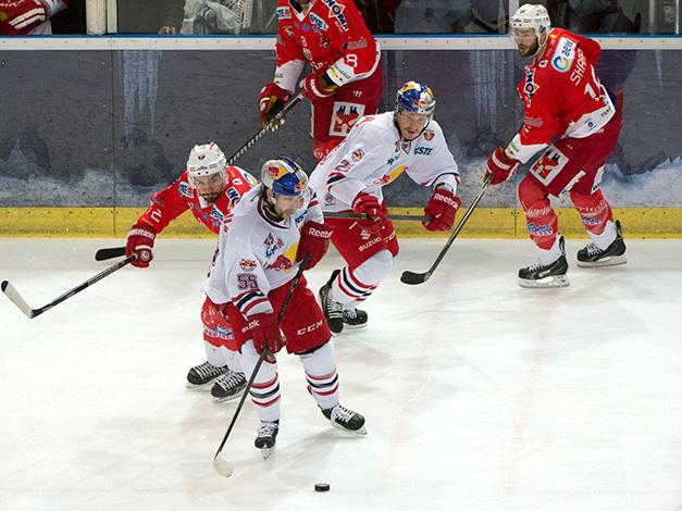 Dave Mackler, Salzburg und Michael Boivin im Angriff, EC Red Bull Salzburg vs HCB Suedtirol, Halbfinale, 3. Finale, Play-Offs 