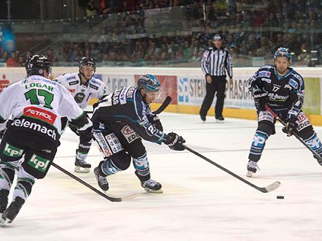 Philipp LukasEHC Liwest Black Wings Linz vs HDD Telemach Olympija Ljubljana