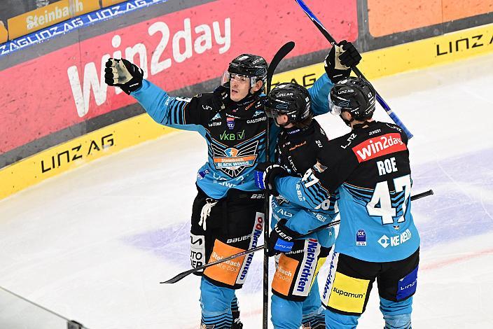 Luka Maver (Steinbach Black Wings Linz) feiert das Tor  zum 2 zu 0, 45. Runde ICE, Steinbach Black Wings Linz vs FTC-Telekom, Linz AG Eisarena