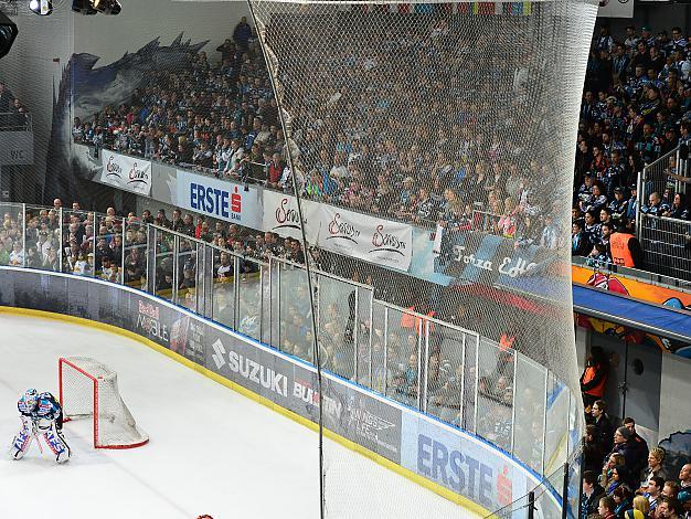 Michael Ouzas, Linz vor den Fans, EC Red Bull Salzburg vs EHC Liwest Black Wings Linz, Halbfinale, 3. SF Semifinale, Play-Offs 