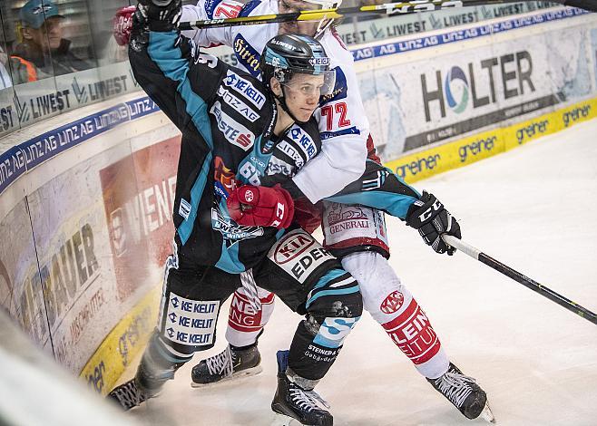 Stefan Gaffal (EHC Liwest Black Wings Linz) gehalten von Siim Liivik (EC KAC) EHC Liwest Black Wings Linz vs EC KAC