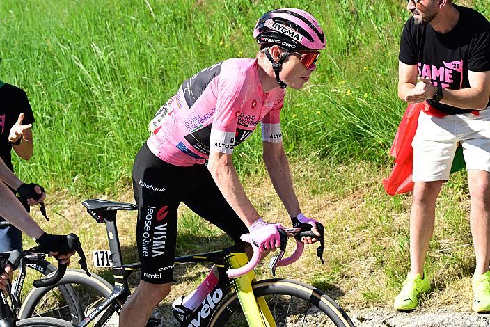Im Rosa Trikot des Gesamtführenden des Giro d´ Italia Jonas Vingegaard (DEN, Team Visma - Lease a Bike) 19 Etappe. Feltre  -  Alleghe (Piani di Pezze)   (151km) 109. Giro d Italia