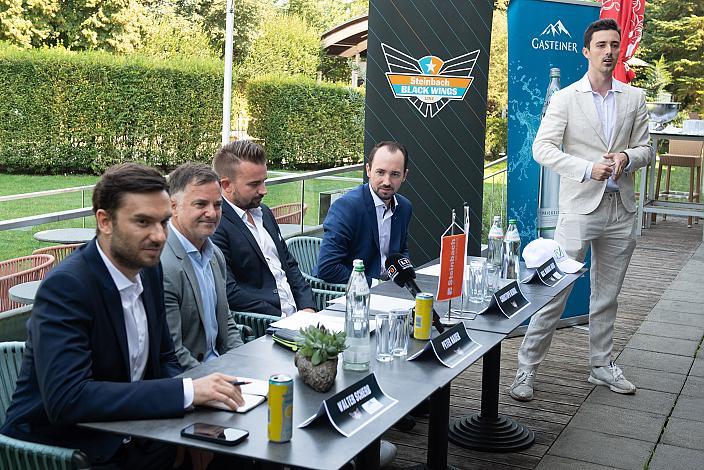 v.l. Walter Scherb (Fa. Spitz), Präsident Peter Nader (Steinbach Black Wings Linz), Vize Präsident Christoph Heindl (Steinbach Black Wings Linz), Mag. Markus Auer (VKB Bank), Pressekonferenz Steinbach Black Wings Linz, Linz AG Eisarena