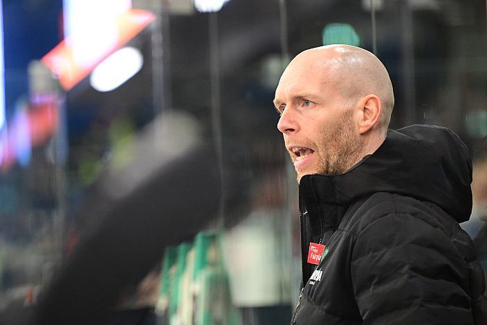 Head Coach Andrej Tavzelj (Olimpija Ljubljana) Win2Day ICE Hockey League,  Steinbach Black Wings Linz vs Olimpija Ljubljana,  Linz AG Eisarena 
