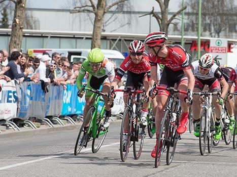 Clemens Fankhauser, Hrinkow Advrics Cycleang Team, sprintet auf den 4. Platz. 54. Int. Kirschbluetenrennen, Wels
