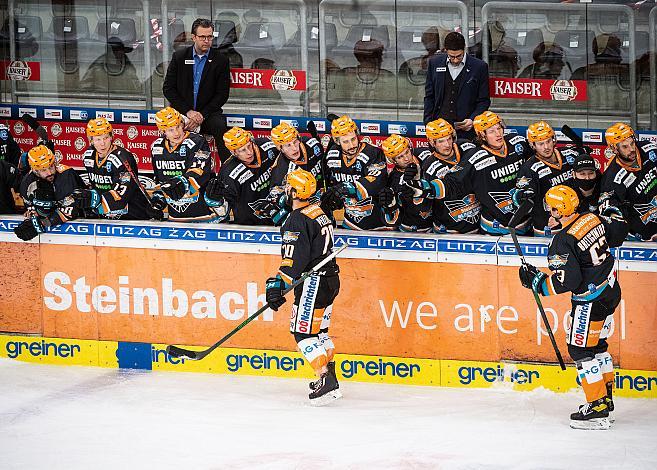 Linz feiert das Tor von Will Pelletier (Steinbach Black Wings 1992) Black Wings Linz vs Hydro Fehervar AV 19,  Eishockey, Bet at Home ICE Hockey League