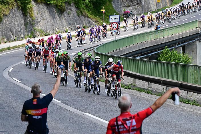Das Peloton in der Region Steyr, Pyhrn Priel, 4. Etappe von Steyr nach Steyr, 170,5km, Lidl Tour of Austria