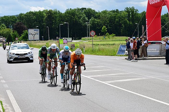Die Ausreisser mit Josef Dirnbauer (AUT, Cycling Team Schwingshandl), Tobias Nolde (GER, Benotti Berthold), Otto van Zanden (NED, Parkhotel Valkenburg), Yoshiki Terada (JPN, Bahrain Victorious Development Team), 2. Etappe Eferding - Ried im Innkreis, 15. Int. Raiffeisen OÖ-Radrundfahrt UCI Kat. 2.2