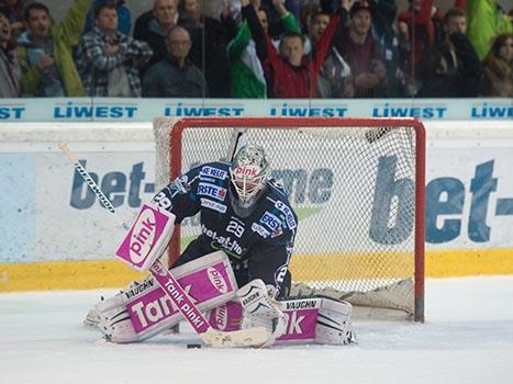 Michael Ouzas, Linz EHC Liwest Black Wings Linz vs EC Red Bull Salzburg