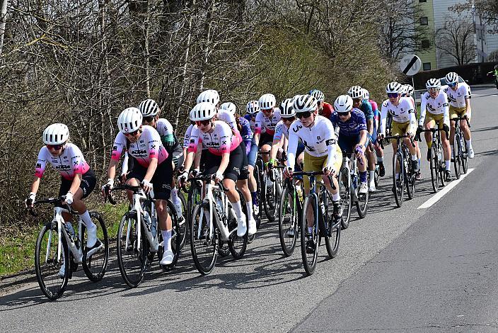Peloton der Damen 65. Rad Saison Eroeffnungsrennen Leonding