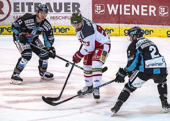 Gerd Kragl (EHC Liwest Black Wings Linz), Brett Findlay (HCB Suedtirol Alperia), Aaron Brocklehurst (EHC Liwest Black Wings Linz), EHC Liwest Black Wings Linz vs HCB Suedtirol Alperia