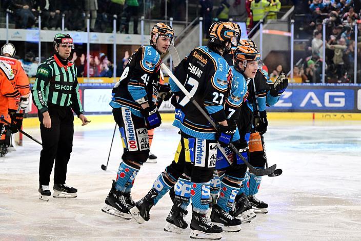 Brian Lebler (Steinbach Black Wings Linz) feiert Win2Day ICE Hockey League,  Steinbach Black Wings Linz vs Moser Medical Graz 99ers,  Linz AG Eisarena