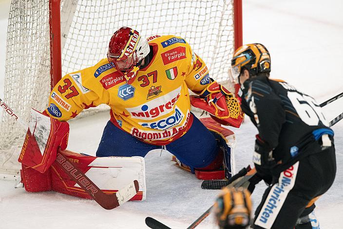 Tormann Justin Fazio (Migross Supermercati Asiago Hockey 1935), Stefan Gaffal (Steinbach Black Wings Linz) Steinbach Black Wings Linz vs Migross Supermercati Asiago Hockey 1935, 14. Runde ICE Hockey League, Steinbach Black Wings Linz, Linz AG Eisarena 