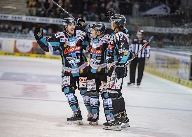 der EHC Liwest Black Wings Linz feiert ein Tor EHC Liwest Black Wings Linz vs Moser Medical Graz 99ers