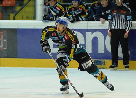 #25 Mark Szuecs, Stuermer, Liwest Black Wings