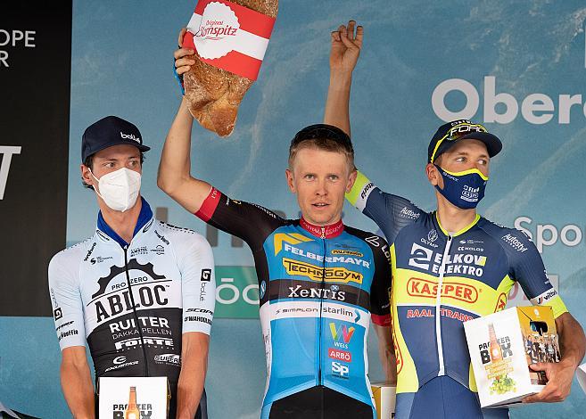 Das Siegerpodest. 2. Platz Stijn Daemen (NED, Abloc CT), Sieger Daniel Turek (CZE, Team Felbermayr Simplon Wels), 3. Platz Michal Schlegel (CZE, Team Elkov Kasper), 1. Etappe Wels - Maria Schmolln, Int. Raiffeisen Oberösterreich Rundfahrt UCI Kat. 2.2