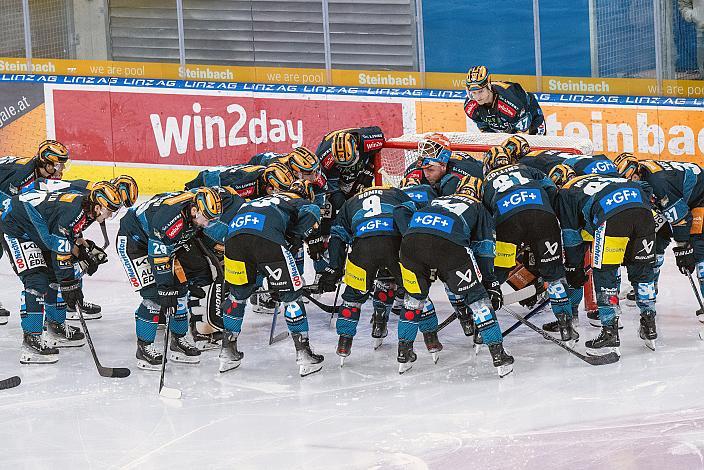 Das Team der Steinbach Black Wings Linz Steinbach Black Wings Linz vs Migross Supermercati Asiago Hockey 1935, Linz AG Eisarena 