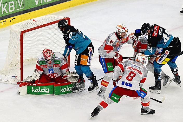 Shawn St.Amant (Steinbach Black Wings Linz) vor Tormann Sebastian Dahm (EC KAC), 7. Runde ICE, Steinbach Black Wings Linz vs EC KAC, Linz AG Eisarena 
