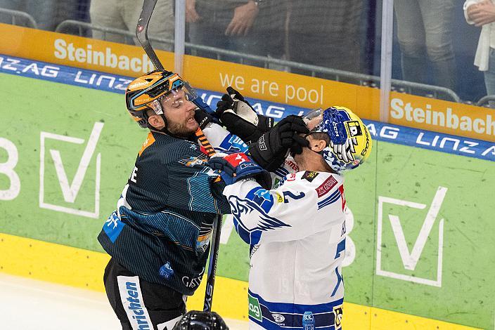 Matt MacKenzie (Steinbach Black Wings Linz)m John Hughes (EC iDM Wärmepumpen VSV) Steinbach Black Wings Linz vs EC IDM Wärmepumpen VSV, 2. Runde ICE Eishockey Liga, Linz AG Eisarena