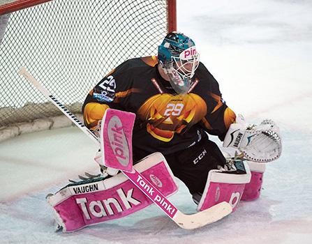 Michael Ouzas (EHC Liwest Black Wings Linz), EHC Liwest Black Wings Linz vs HCB Suedtirol
