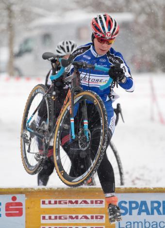 Nadja Heigl (AUT, Sportunion Bikestore.cc Team) vor Lisa Pasteiner (AUT. GHOST Factory Racing),Cross Rennen Damen Elite, Lambach/Stadl-Paura 