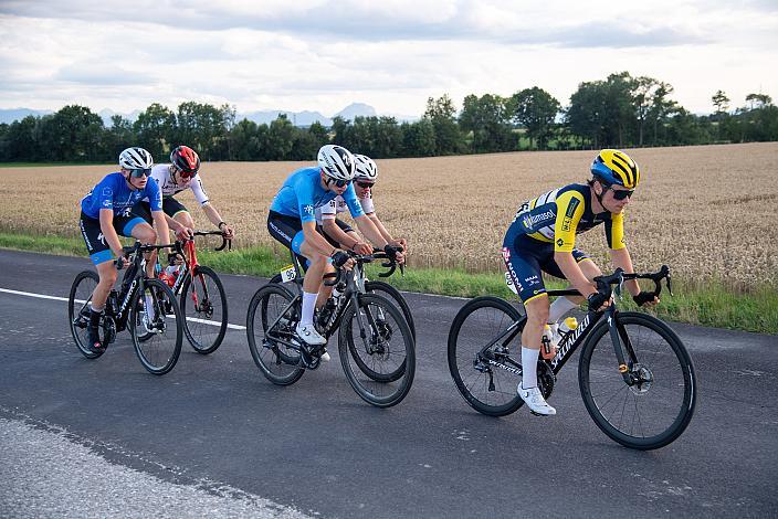 Die Ausreisser mit Nr. 136 Ingmar van den Bosch, Nr. 96 Adam Rafferty (IRL, Team 31 Jolly Cycles U19), Nr. 74 Seth Dunwoody (Irl), Nr. 73 Ian Kings (GER), Nr. 96 Dario Giuliano (FRA), ( 1. B Etappe Traun - Marchtrenk, Int. OÖ Junioren Oberösterreich Rundfahrt 