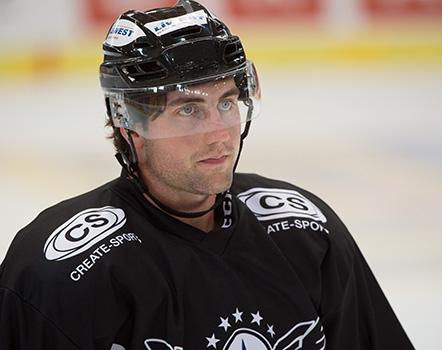 Joel Broda (EHC Liwest Black Wings Linz) EHC Liwest Black Wings Linz vs SC Bern
