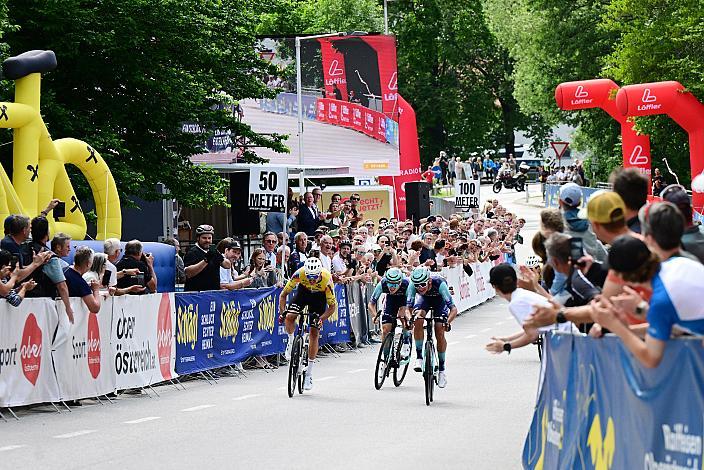 Zielsprint mit Etappensieger Dominik Röber (GER, Team Vorarlberg), 2. Platz Jan Michal Jackowiak (POL, Bahrain Victorious Development Team), 3. Kasper Borremans (FIN, Bahrain Victorious Development Team),  4. Etappe Aigen - Schlägl - Aigen - Schlägl, Oberösterreich Rundfahrt