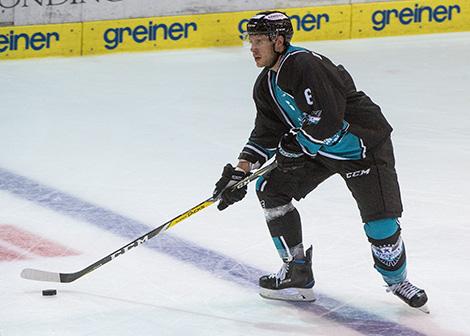  Jonathan D Aversa (EHC Liwest Black Wings Linz) EHC Liwest Black Wings Linz  vs Straubing Tigers