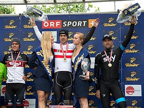 Da Siegerpodest von links, 2. Gregor Muehlberger, Team Cycling Tirol, Sieger Riccardo Zoidl, Team Trek, 3. Bernhard Eisel, Team Sky, Rad Staatsmeisterschaft, Elite Herren, Raum Innsbruck, Tirol