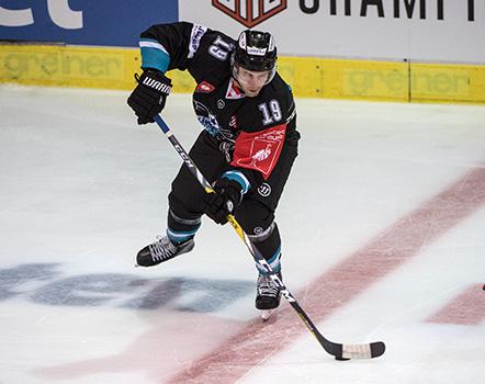 forward Joel Broda #19 of Black Wings Linz  EHC Liwest Black Wings Linz vs SC Bern