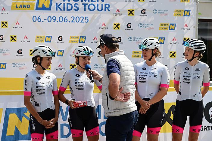 Das Damen Team Union Raiffeisen Radteam Tirol Ybbsitz - Hochkar,,  4. Etappe Sportland NOE WOMEN Tour