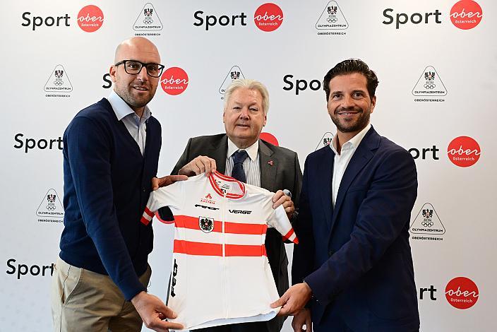 v.l. Florian König (ÖRV Generalsekretär), Harald J. Mayer (ÖRV, Präsident Österreichischer Radsportverband, Cycling Austria), Mario Rossmann (Präsident Cycling Upper Austria, Oberösterreich),  Pressekonferenz Int. Raiffeisen Oberösterreich Rundfahrt (UCI Kat. 2.2), Olympiazentrum Linz
