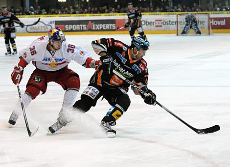 Mark Szuecs Liwest Black Wings Linz, Marco Pewal EC Red Bull Salzburg