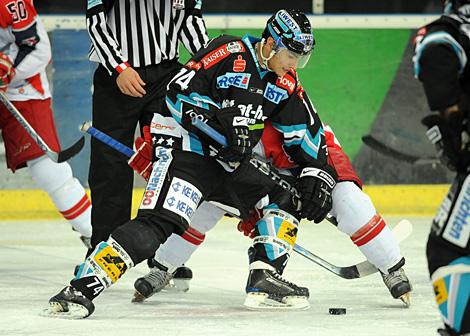 #74 Daniel Oberkofler, Stuermer, EHC Liwest Black Wings Linz
